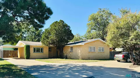 805 Pinon Dr, Hobbs, NM 88240