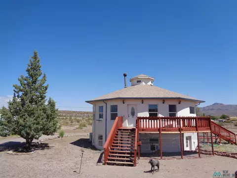 18 El Pato Rd, Las Palomas, NM 87942