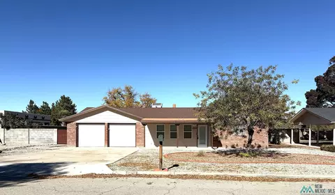 2404 W Cerro Rd, Artesia, NM 88210