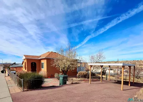 607 E Aztec Ave, Gallup, NM 87301
