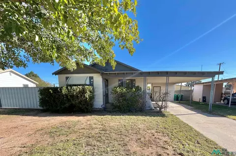 1104 N Cochran St, Hobbs, NM 88240