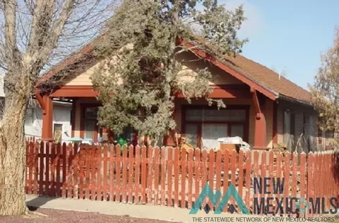 209 E Logan Ave, Gallup, NM 87301