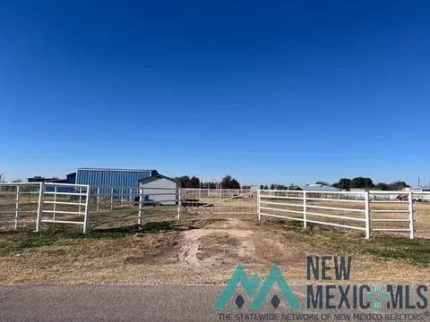 8425 N Rolling Meadows St, Hobbs, NM 88240