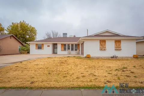 2105 W Briscoe Ave, Artesia, NM 88210