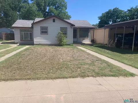 402 Rosedale St, Carlsbad, NM 88220
