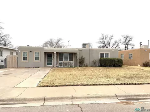 913 W Clayton Ave, Artesia, NM 88210