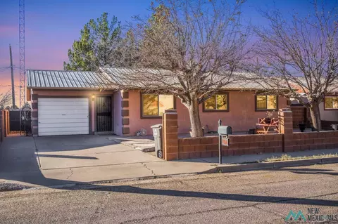 906 S Encanto Dr, Deming, NM 88030