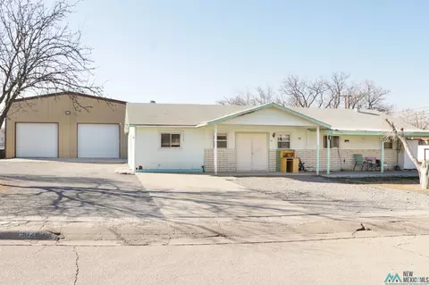 902 W Chisum Ave, Artesia, NM 88210
