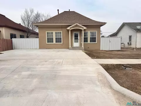 308 W Dallas Ave, Artesia, NM 88210