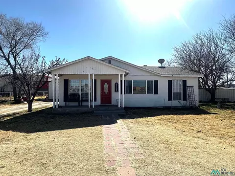703 W Apache Dr, Hobbs, NM 88240