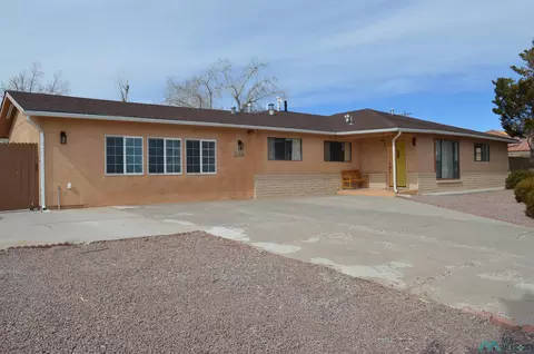 1608 Monterey Dr, Gallup, NM 87301