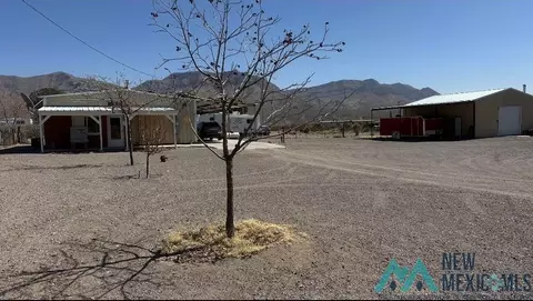 4 Wild Sage Rd, Caballo, NM 87931