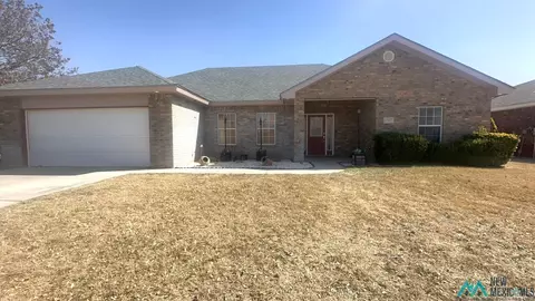1507 W Camino Del Arco St, Hobbs, NM 88240