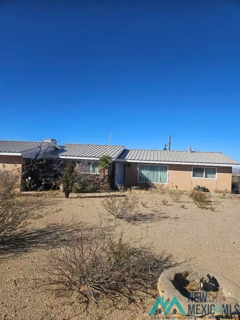 8475 San Joaquin Rd SE, Deming, NM 88030