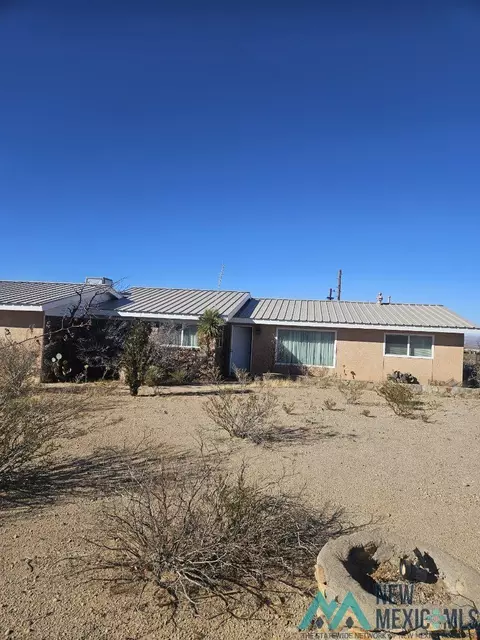 8475 San Joaquin Rd SE, Deming, NM 88030