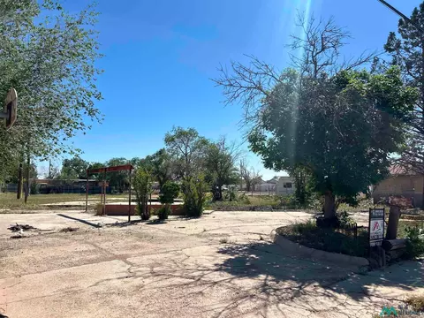 1411 E Dunnam, Hobbs, NM 88240