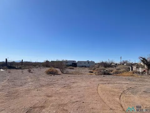 744 S Wisconsin St, Columbus, NM 88029
