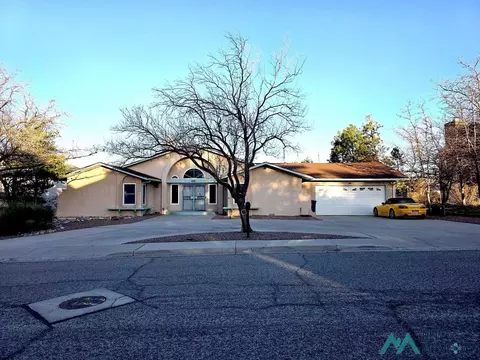 1120 Ridgecrest Ave, Gallup, NM 87301