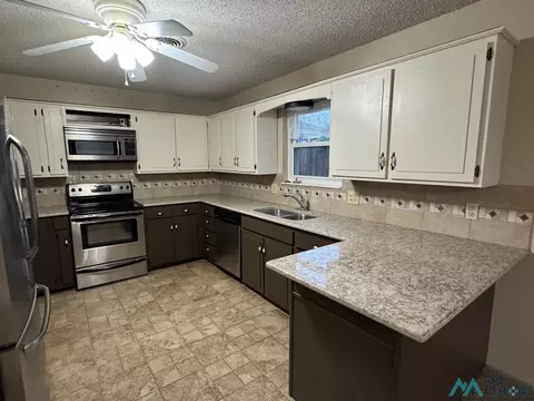 1809 Jonquil Park Dr, Clovis, NM 88101 photo 8