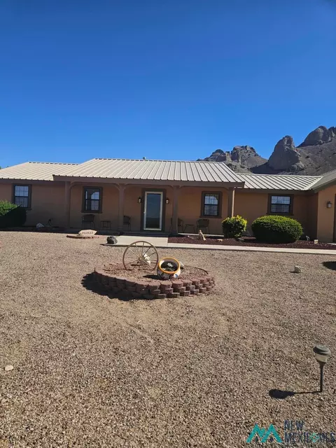8480 Tamarack Rd SE, Deming, NM 88030