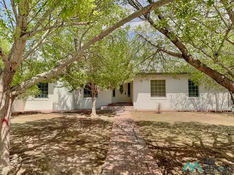 809 S Roselawn Ave, Artesia, NM 88210