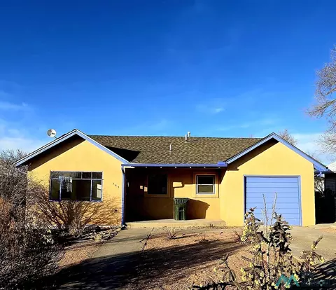 203 E Pine Ave, Gallup, NM 87301