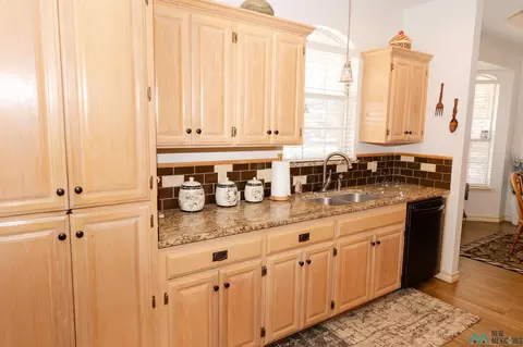 2412 Howard Cowper Dr, Clovis, NM 88101 photo 14
