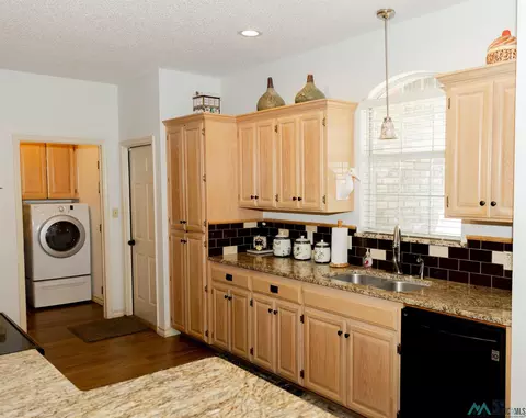 2412 Howard Cowper Dr, Clovis, NM 88101 photo 13