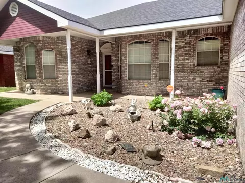 2412 Howard Cowper Dr, Clovis, NM 88101 photo 6