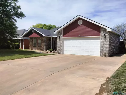 2412 Howard Cowper Dr, Clovis, NM 88101 photo 3