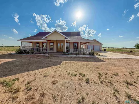 7815 N Kornegay Rd, Hobbs, NM 88242