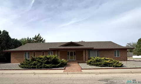 2400 W Loma Dr, Artesia, NM 88210