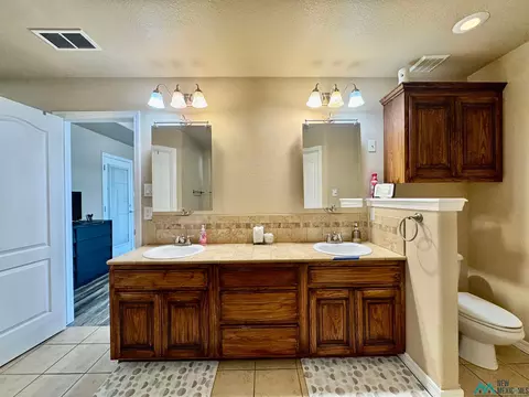 104 Falcon, Clovis, NM 88101 photo 17