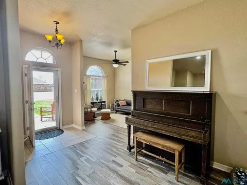 104 Falcon, Clovis, NM 88101 photo 12