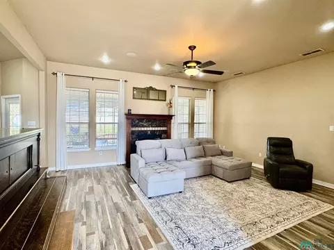 104 Falcon, Clovis, NM 88101 photo 3