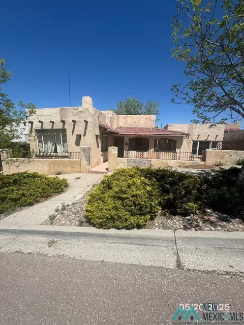 201-203 E Mesa Ave, Gallup, NM 87301