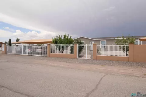 2521 S Granite St, Deming, NM 88030