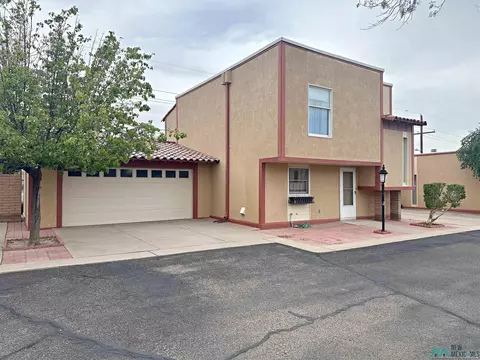 200 E Country Club Apt 6 Rd, Roswell, NM 88201