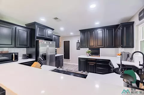 Kitchen - 1706 Fairway Ter, Clovis, NM 88101 photo 2 of 2