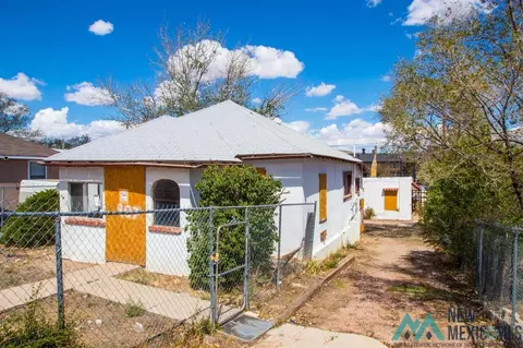 907 E Hill Ave, Gallup, NM 87301
