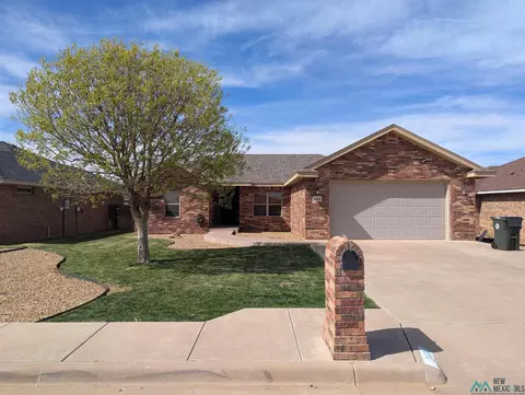 2404 Cobblestone Cir, Clovis, NM 88101