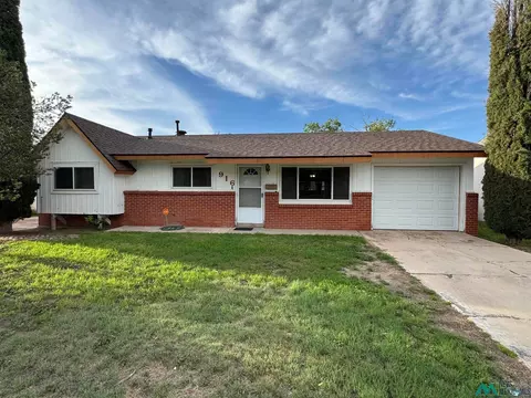 916 W Iron Ave, Hobbs, NM 88240
