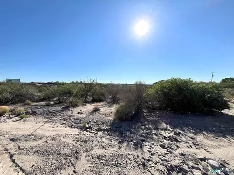 1003 Skyline Dr, Elephant Butte, NM 87935