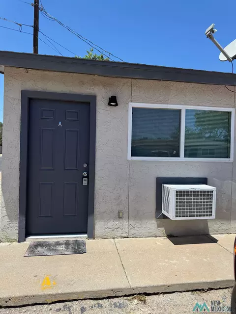 300 E Saint Anne Pl, Hobbs, NM 88240