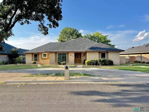 1314 W Brittany Dr, Hobbs, NM 88240