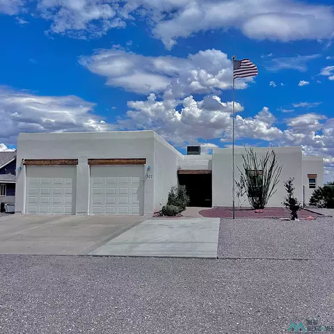 307 Erie St, Elephant Butte, NM 87935