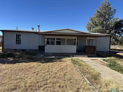 570 Arrowhead Dr NE, Deming, NM 88030