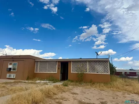 408 S 11th St, Carlsbad, NM 88220