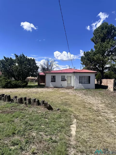 2041 7th St, Las Vegas, NM 87701