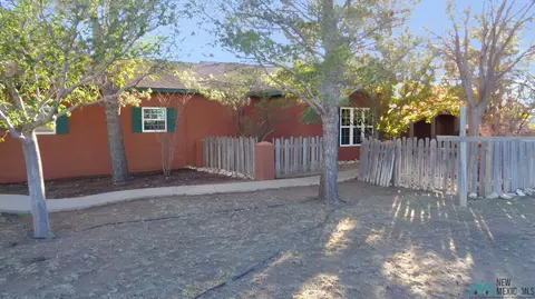 5012 Apache Hills Dr, Roswell, NM 88201